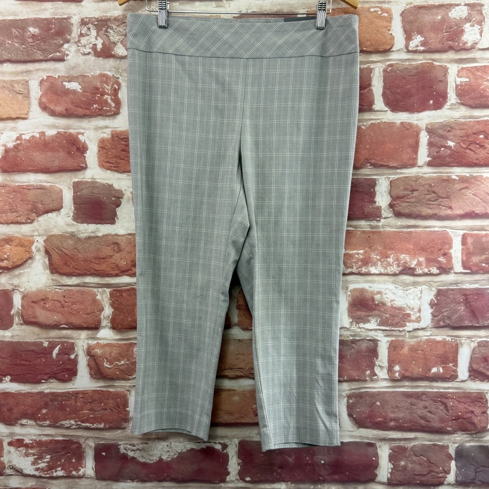 Van Heusen Capri Pants Women's 12 Gray Plaid Dressy Casual Career Work Trousers